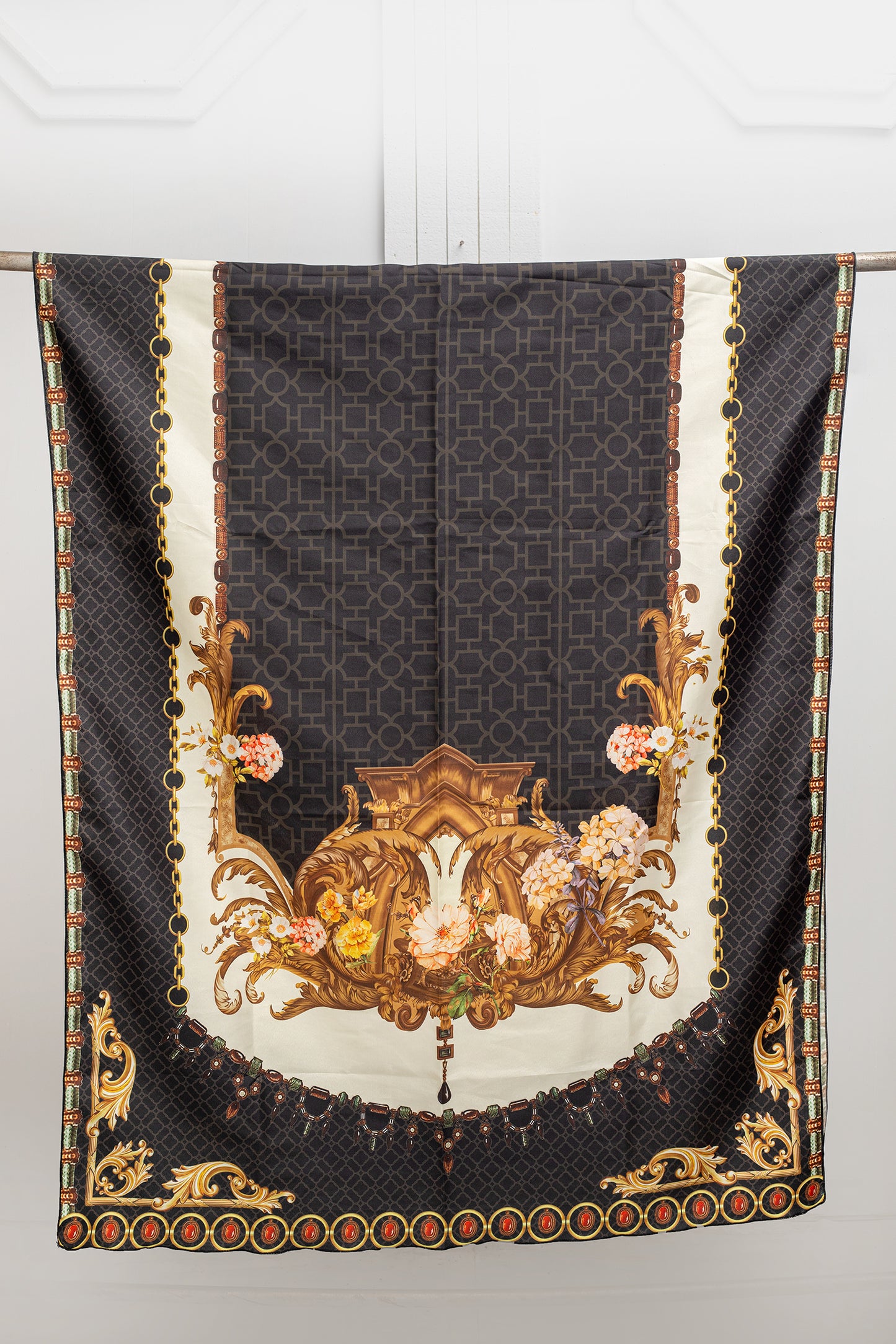 BAROQUE MOTIFS SHAWL DESIGN